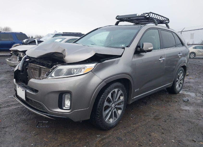 Photo 2 of 2015 Kia Sorento SX V6 (VIN 5XYKWDA72FG627439)
