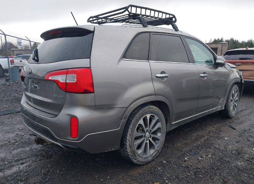 Photo 4 of 2015 Kia Sorento SX V6 (VIN 5XYKWDA72FG627439)