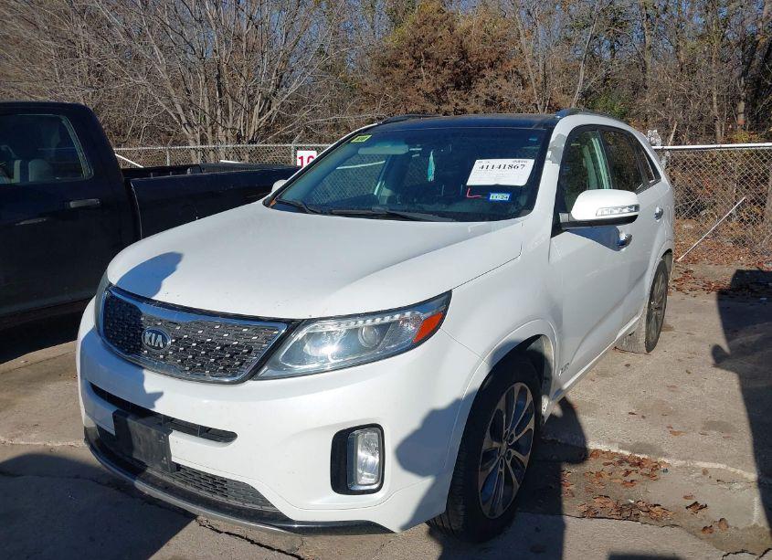 Photo 2 of 2015 Kia Sorento SX V6 (VIN 5XYKWDA72FG627862)