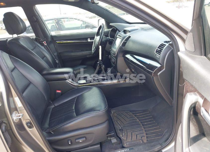 Photo 5 of 2014 Kia Sorento LIMITED V6 (VIN 5XYKWDA75EG453820)