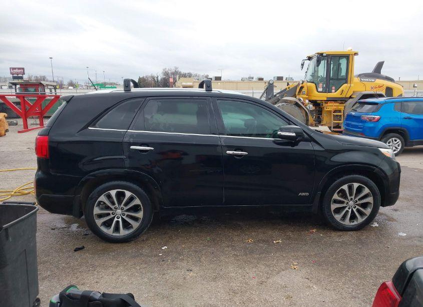 Photo 13 of 2015 Kia Sorento SX V6 (VIN 5XYKWDA75FG614782)