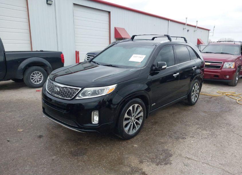 Photo 2 of 2015 Kia Sorento SX V6 (VIN 5XYKWDA75FG614782)