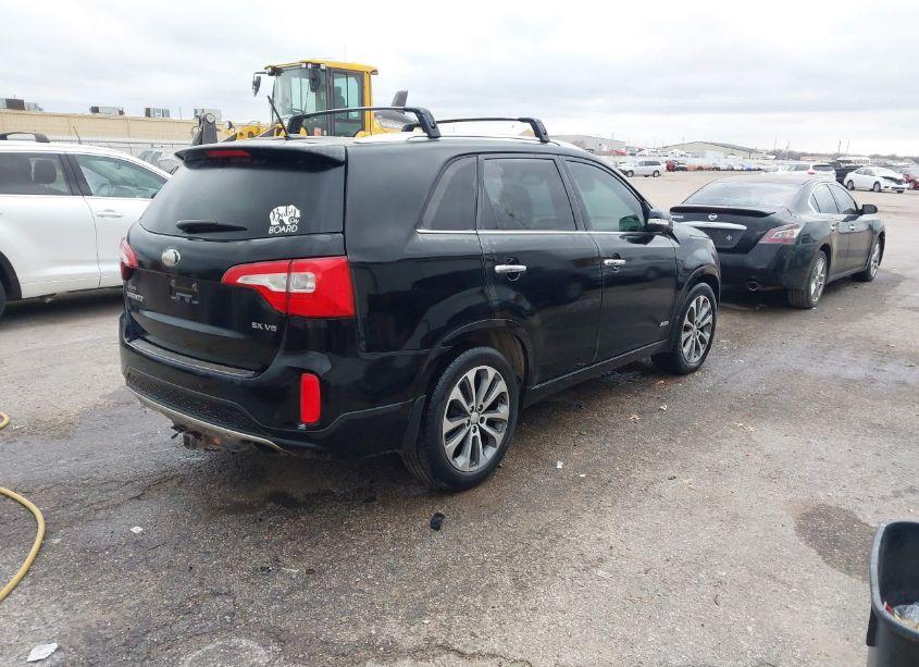 Photo 4 of 2015 Kia Sorento SX V6 (VIN 5XYKWDA75FG614782)