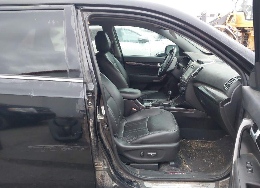 Photo 5 of 2015 Kia Sorento SX V6 (VIN 5XYKWDA75FG614782)