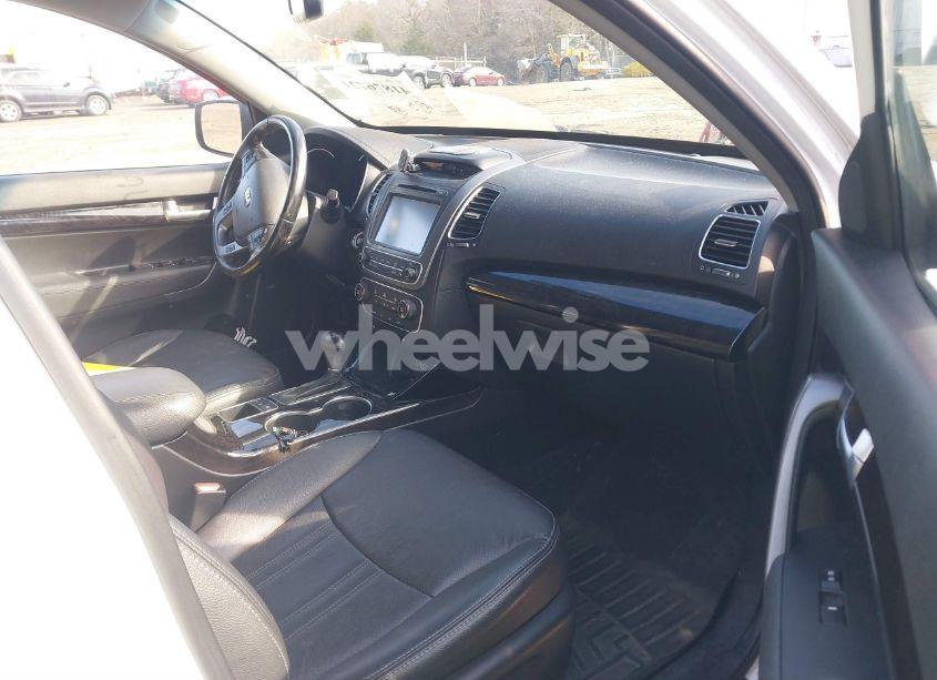 Photo 5 of 2014 Kia Sorento SX V6 (VIN 5XYKWDA76EG441420)