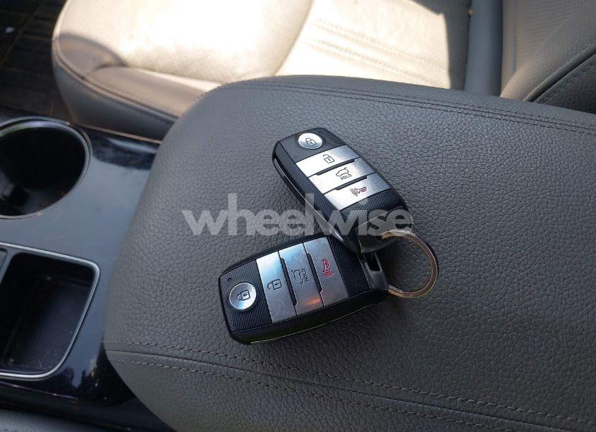 Photo 11 of 2015 Kia Sorento SX V6 (VIN 5XYKWDA76FG551840)