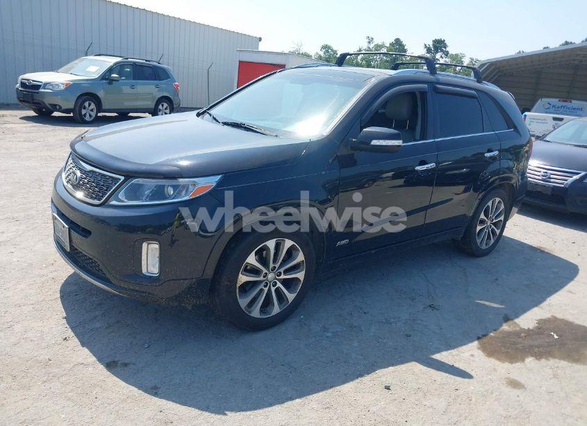 Photo 2 of 2015 Kia Sorento SX V6 (VIN 5XYKWDA76FG551840)