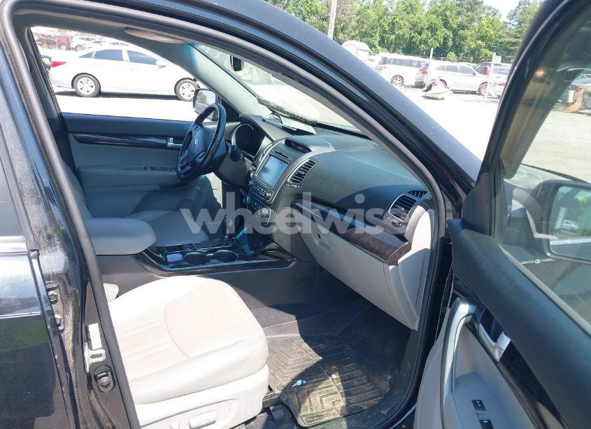 Photo 5 of 2015 Kia Sorento SX V6 (VIN 5XYKWDA76FG551840)