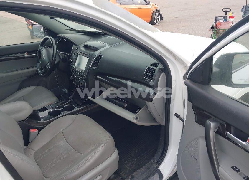 Photo 5 of 2014 Kia Sorento SX V6 (VIN 5XYKWDA77EG452457)