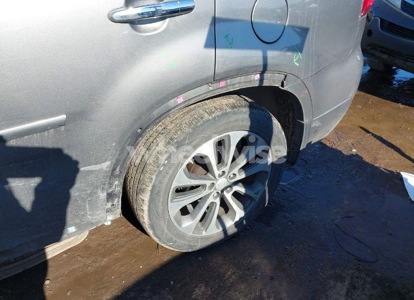 Photo 12 of 2015 Kia Sorento SX V6 (VIN 5XYKWDA77FG647122)