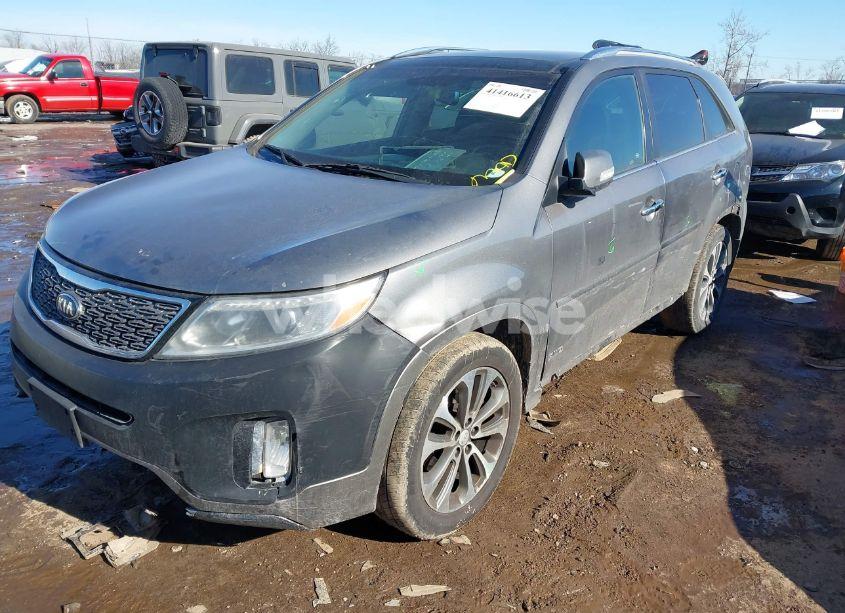 Photo 2 of 2015 Kia Sorento SX V6 (VIN 5XYKWDA77FG647122)