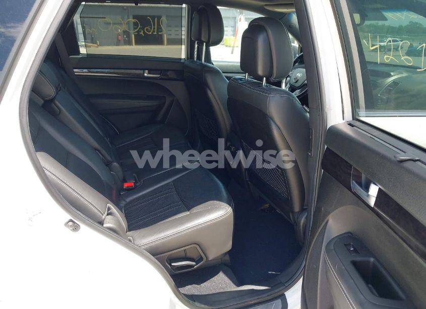 Photo 8 of 2014 Kia Sorento LIMITED V6 (VIN 5XYKWDA7XEG443445)