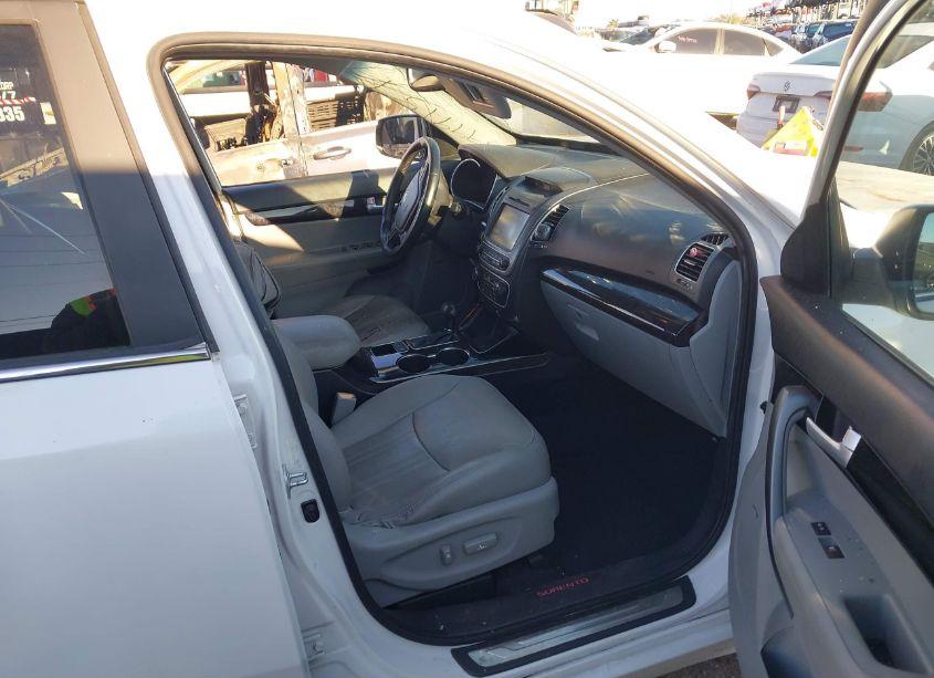 Photo 5 of 2015 Kia Sorento SX V6 (VIN 5XYKWDA7XFG649706)