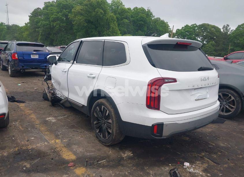 Photo 3 of 2024 Kia Telluride LX (VIN 5XYP24GC1RG411138)