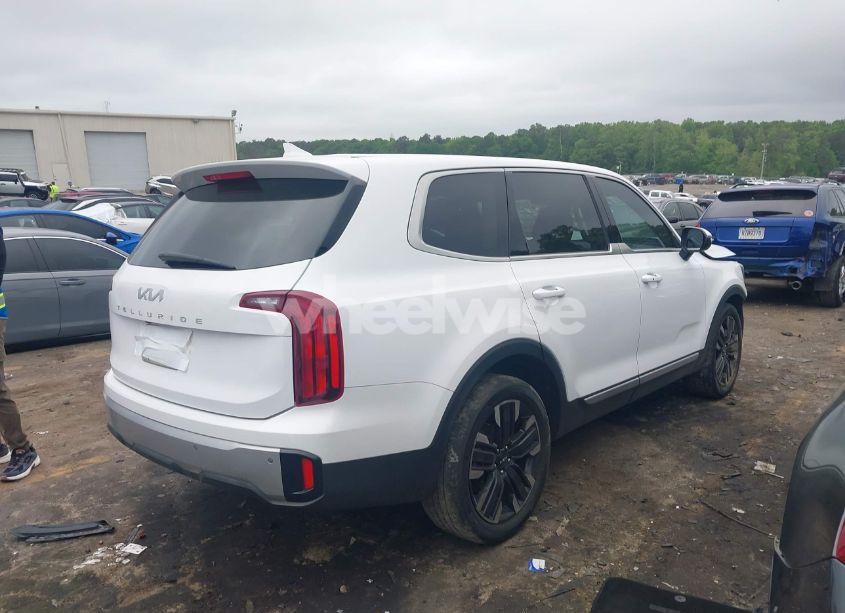 Photo 4 of 2024 Kia Telluride LX (VIN 5XYP24GC1RG411138)