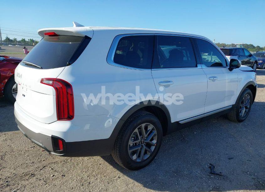 Photo 4 of 2024 Kia Telluride LX (VIN 5XYP24GC3RG566211)