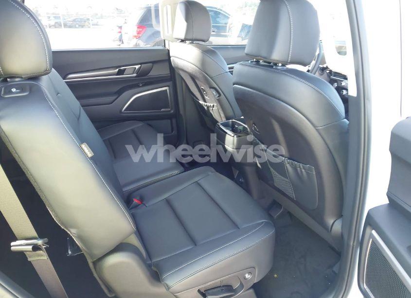 Photo 8 of 2024 Kia Telluride LX (VIN 5XYP24GC3RG566211)