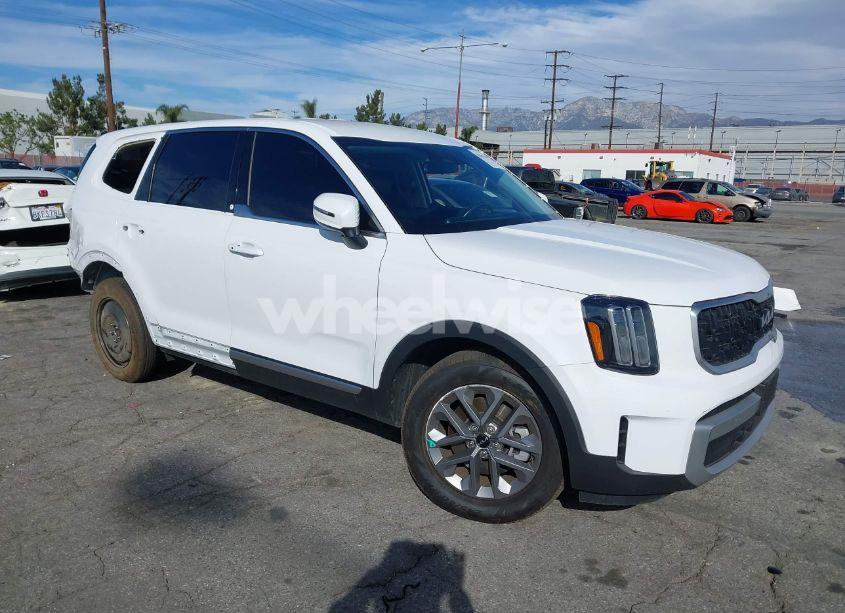 2023 Kia Telluride LX (VIN 5XYP24GCXPG374636) main photo