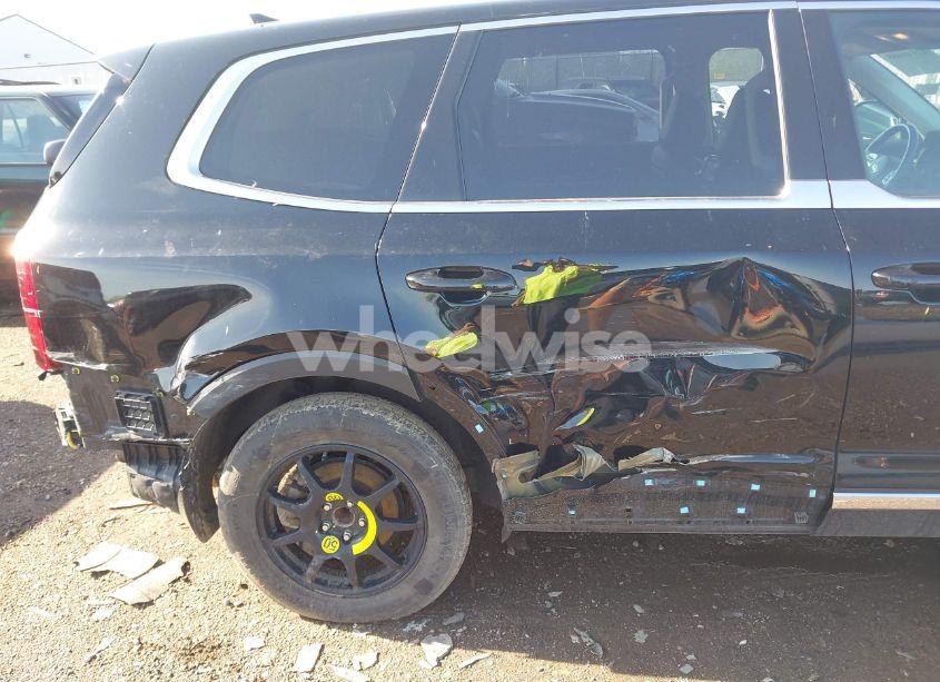 Photo 6 of 2020 Kia Telluride LX (VIN 5XYP24HC1LG010534)