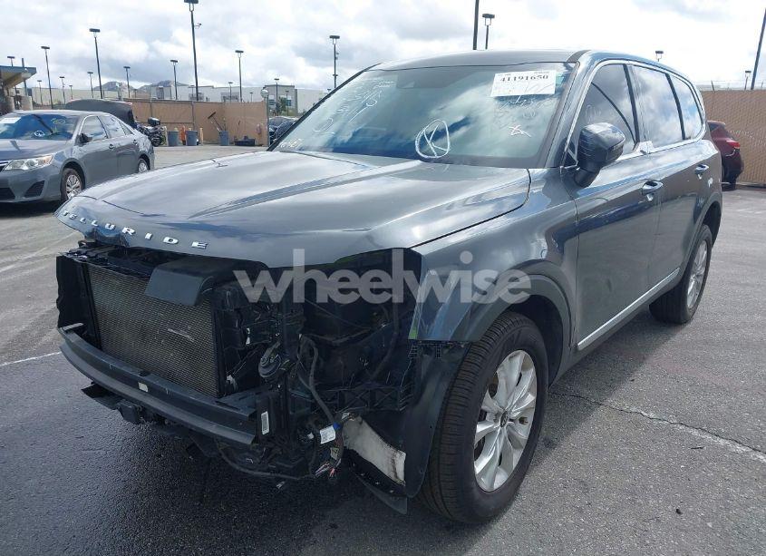 Photo 2 of 2020 Kia Telluride LX (VIN 5XYP24HC1LG053769)