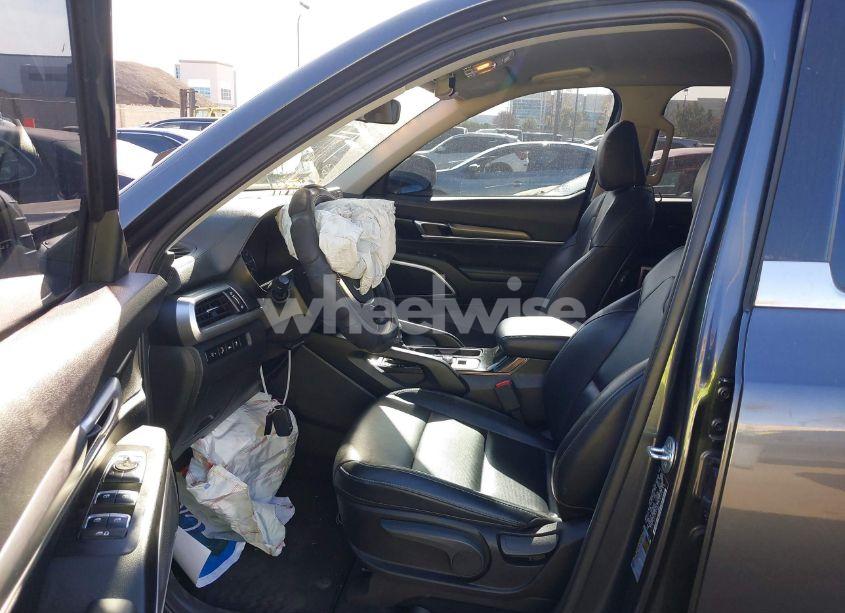 Photo 5 of 2020 Kia Telluride LX (VIN 5XYP24HC1LG053769)