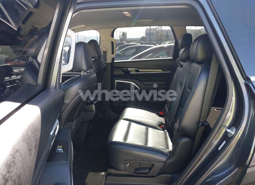 Photo 8 of 2020 Kia Telluride LX (VIN 5XYP24HC1LG053769)
