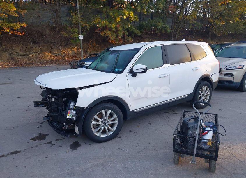 Photo 2 of 2021 Kia Telluride LX (VIN 5XYP24HC2MG188874)