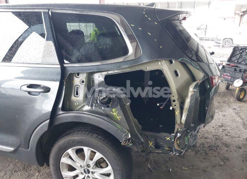 Photo 6 of 2020 Kia Telluride LX (VIN 5XYP24HC3LG008929)