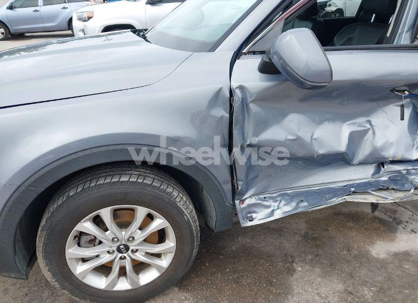 Photo 6 of 2020 Kia Telluride LX (VIN 5XYP24HC7LG008576)