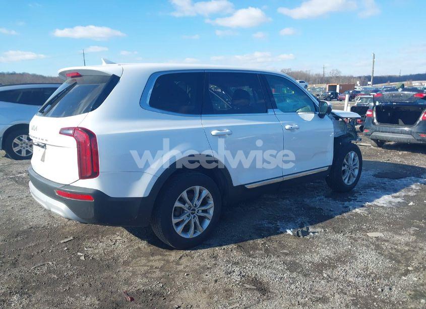 Photo 4 of 2022 Kia Telluride LX (VIN 5XYP24HC8NG219160)
