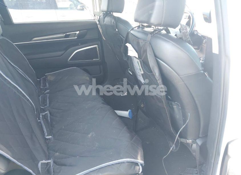 Photo 8 of 2022 Kia Telluride LX (VIN 5XYP24HC8NG219160)