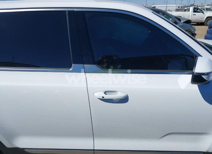 Photo 13 of 2024 Kia Telluride LX (VIN 5XYP2DGC9RG539661)