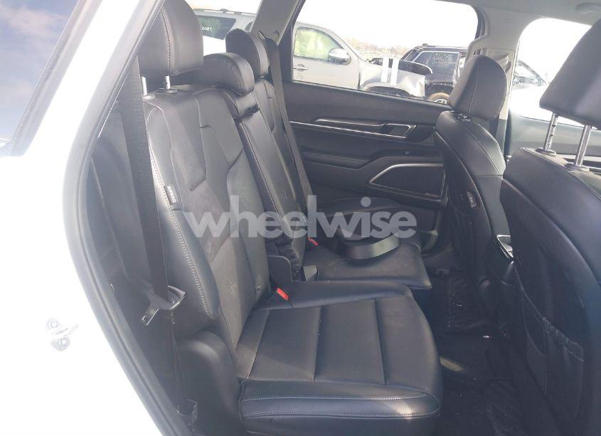 Photo 8 of 2024 Kia Telluride LX (VIN 5XYP2DGCXRG524893)