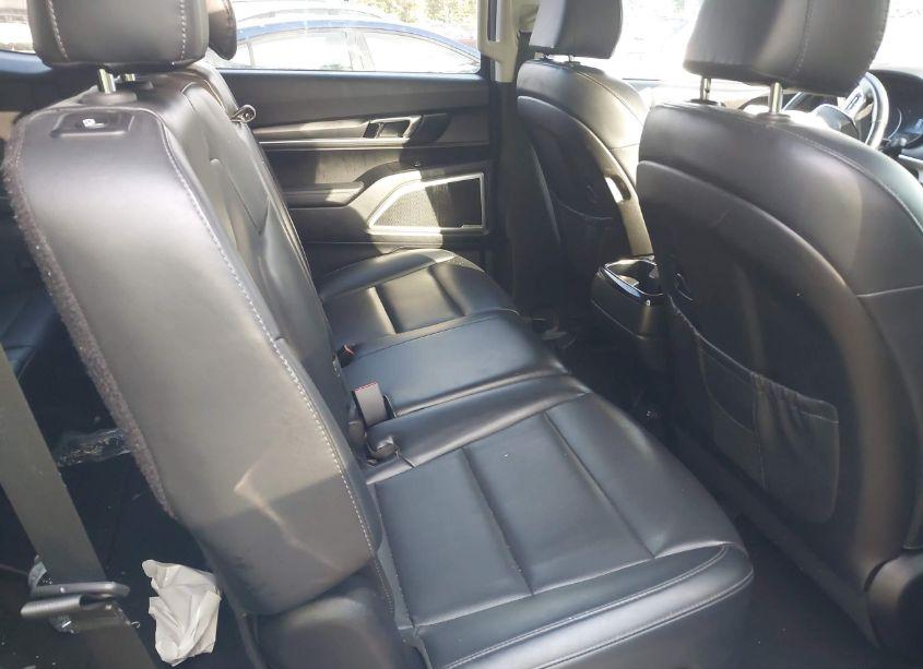 Photo 8 of 2020 Kia Telluride LX (VIN 5XYP2DHC2LG019159)