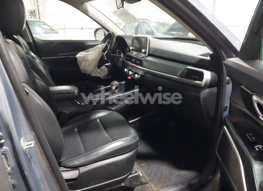 Photo 5 of 2020 Kia Telluride LX (VIN 5XYP2DHC3LG042384)