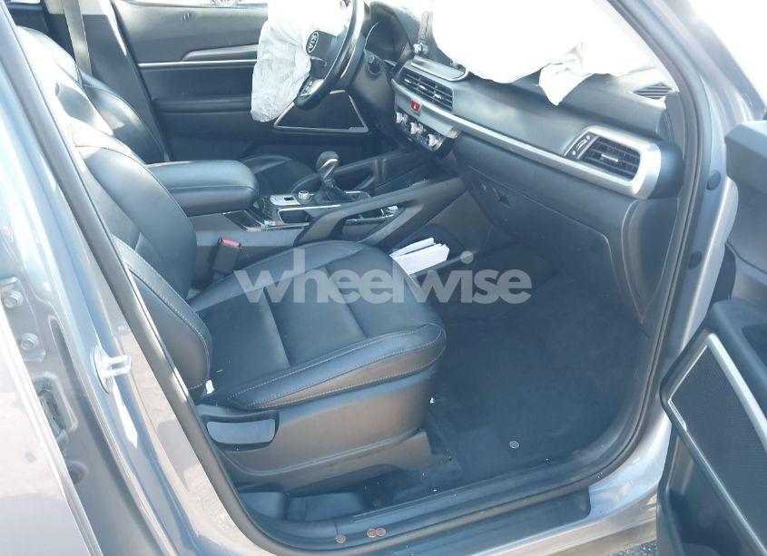Photo 5 of 2020 Kia Telluride LX (VIN 5XYP2DHC5LG060398)