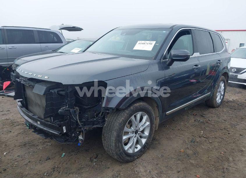 Photo 2 of 2021 Kia Telluride LX (VIN 5XYP2DHC6MG115734)