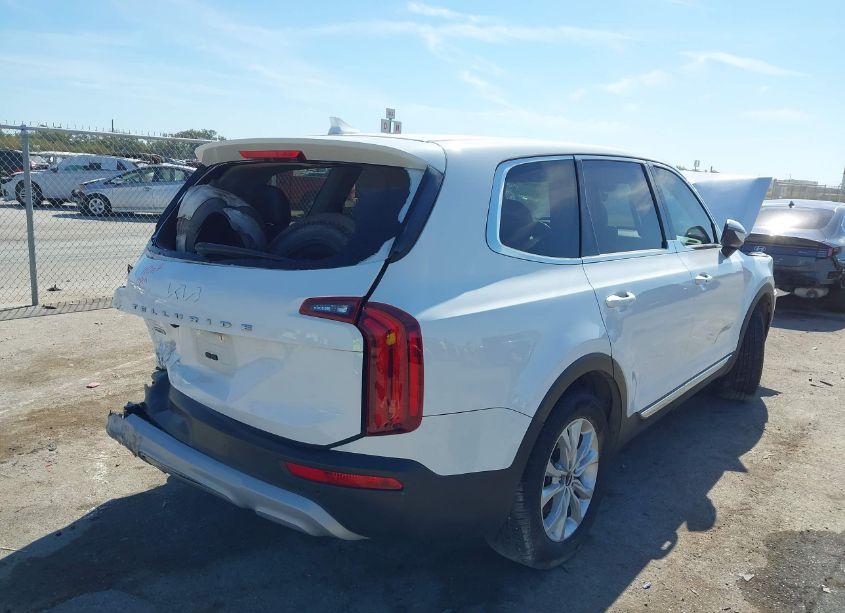 Photo 4 of 2022 Kia Telluride LX (VIN 5XYP2DHC6NG277817)