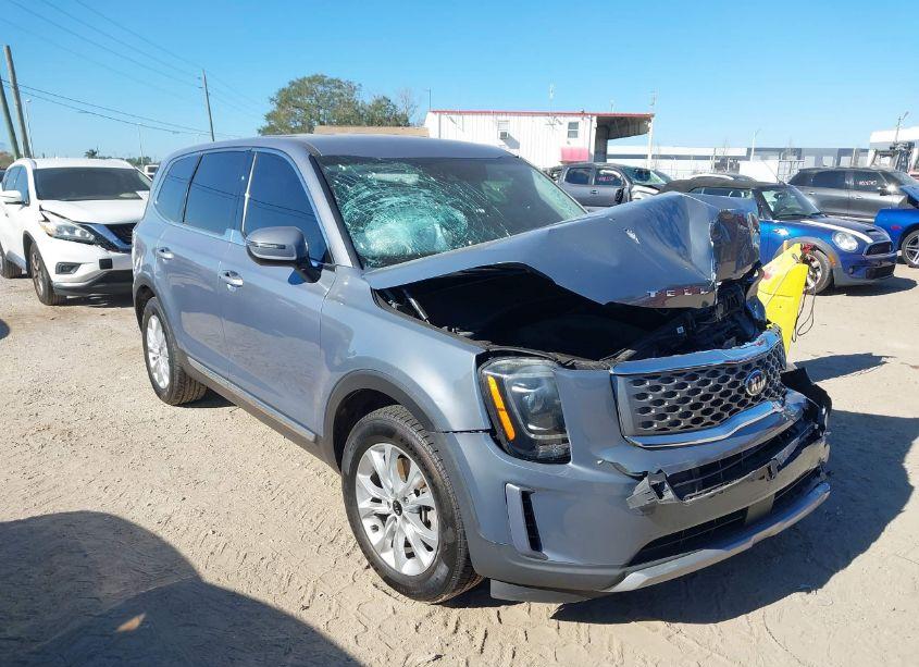 2020 Kia Telluride LX (VIN 5XYP2DHC7LG045949) main photo