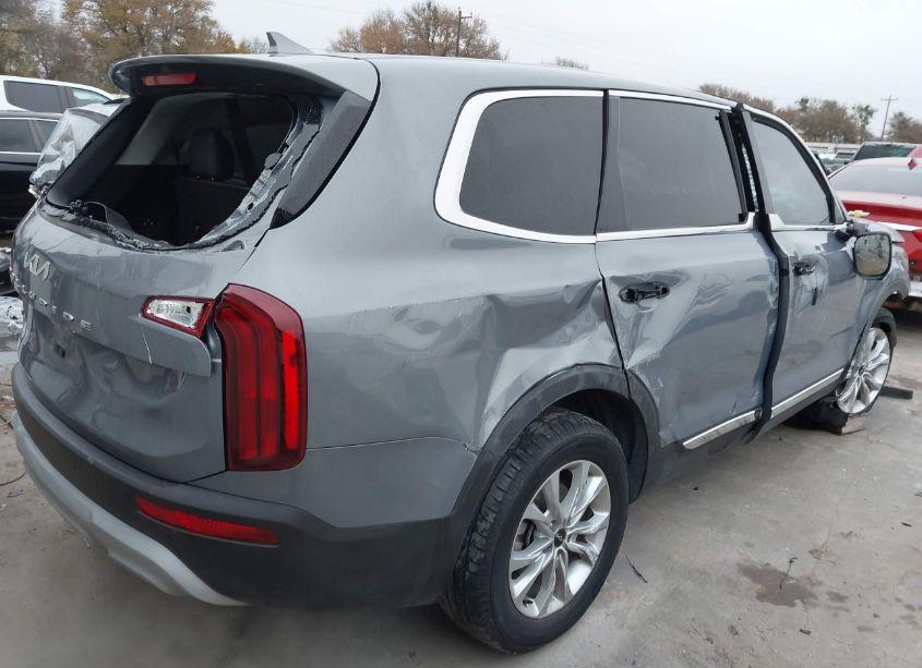 Photo 4 of 2022 Kia Telluride LX (VIN 5XYP2DHC9NG319557)