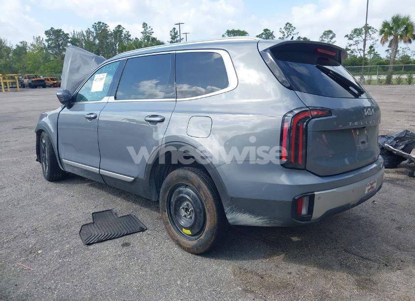 Photo 3 of 2024 Kia Telluride EX (VIN 5XYP34GC3RG442064)