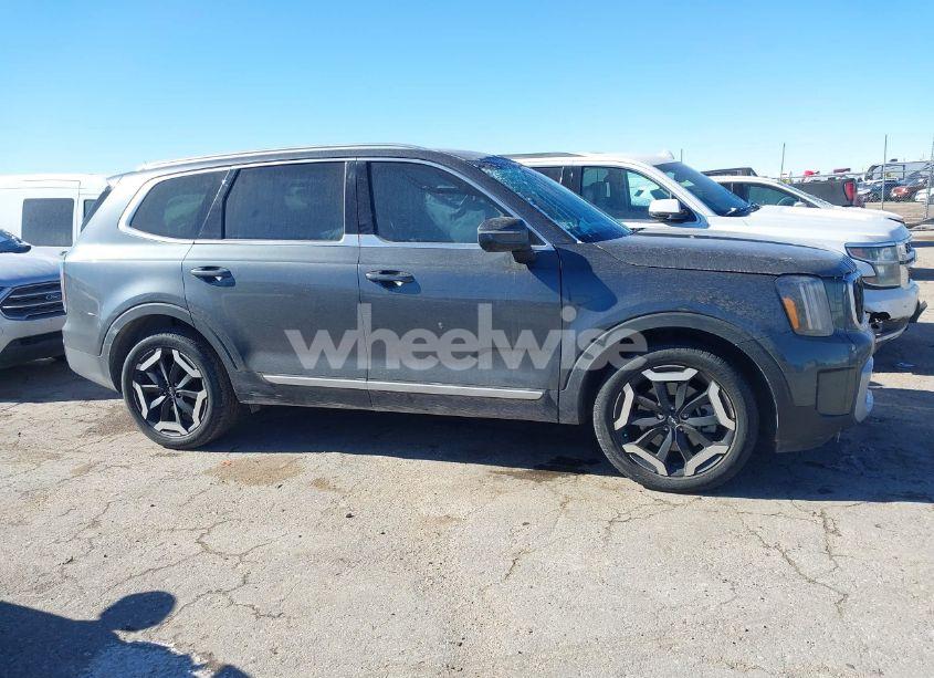 Photo 13 of 2023 Kia Telluride EX (VIN 5XYP34GC4PG382146)