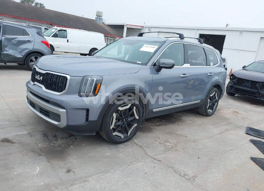 Photo 2 of 2023 Kia Telluride EX (VIN 5XYP34GC7PG356057)