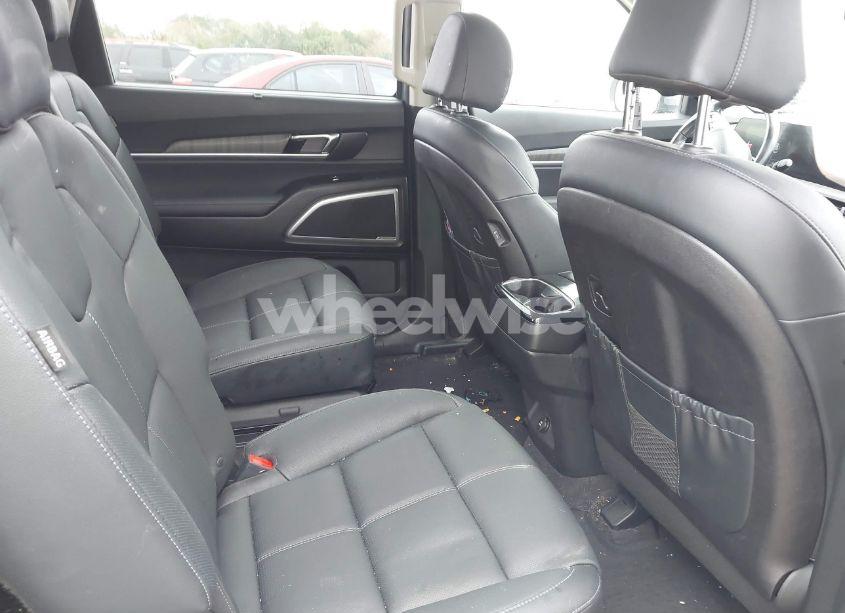Photo 8 of 2023 Kia Telluride EX (VIN 5XYP34GC7PG356057)