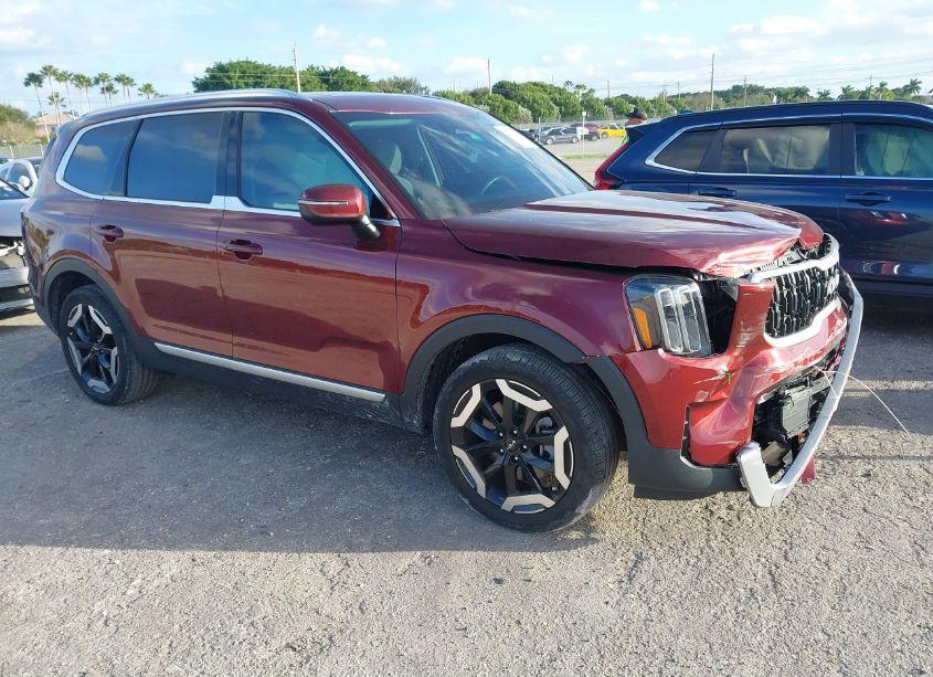 2023 Kia Telluride EX (VIN 5XYP34GC9PG333881) main photo