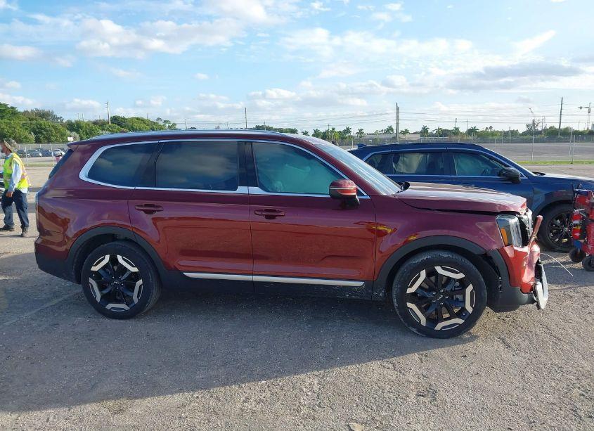 Photo 13 of 2023 Kia Telluride EX (VIN 5XYP34GC9PG333881)