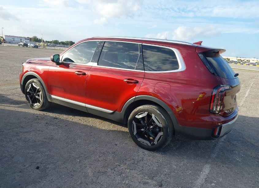 Photo 3 of 2023 Kia Telluride EX (VIN 5XYP34GC9PG333881)