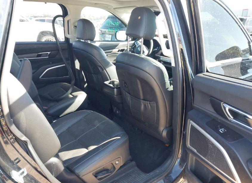 Photo 8 of 2021 Kia Telluride EX (VIN 5XYP34HC0MG162352)