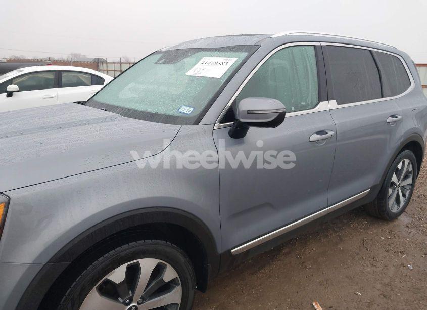Photo 6 of 2020 Kia Telluride EX (VIN 5XYP34HC3LG058064)