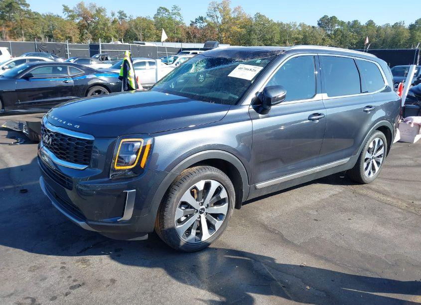 Photo 2 of 2022 Kia Telluride EX (VIN 5XYP34HC3NG226577)